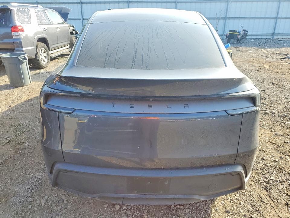 2026 TESLA MODEL Y 6