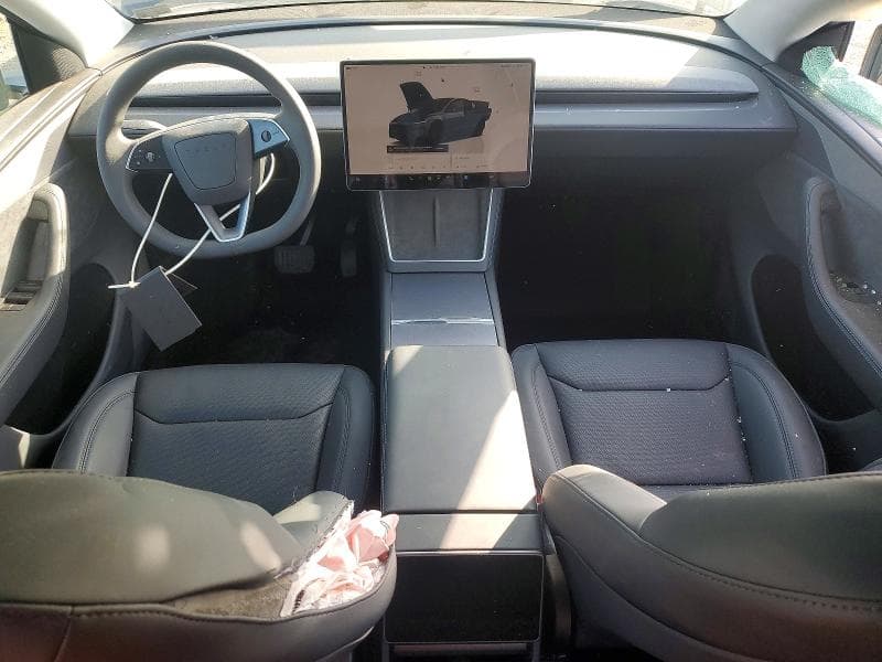 2026 TESLA MODEL Y 8