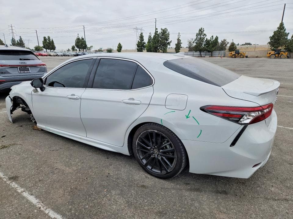 2022 TOYOTA CAMRY XSE 2