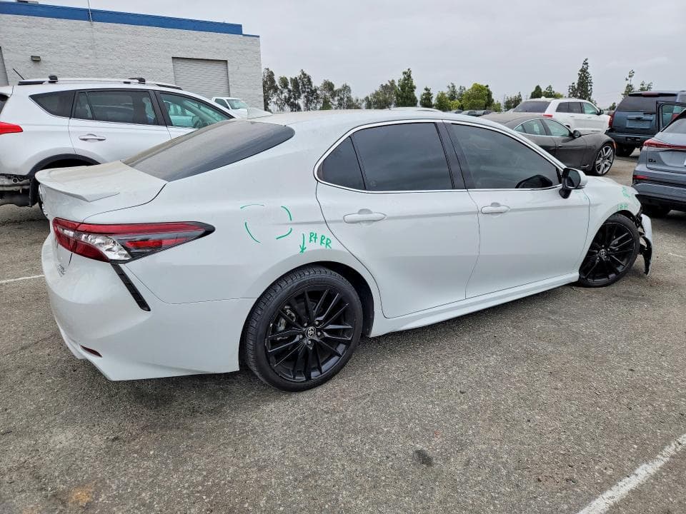2022 TOYOTA CAMRY XSE 3