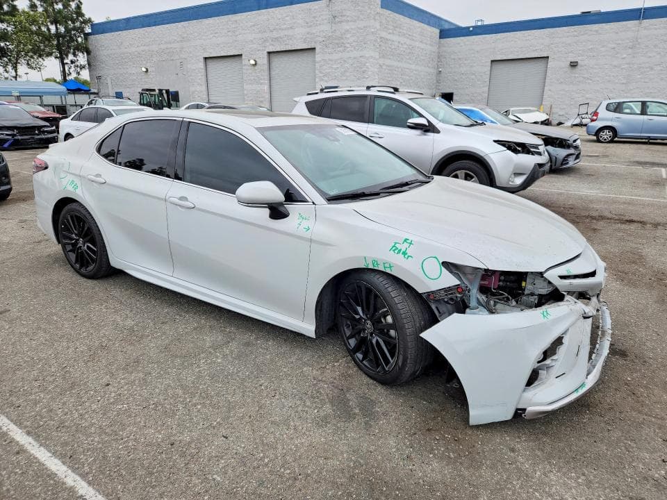 2022 TOYOTA CAMRY XSE 4