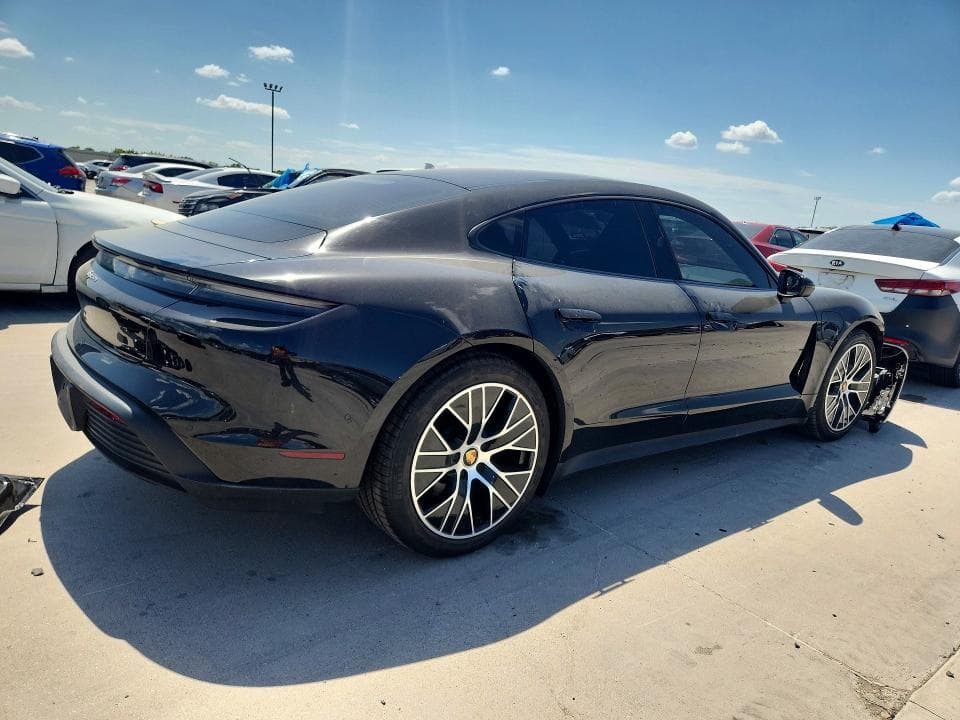 2022 PORSCHE TAYCAN 3