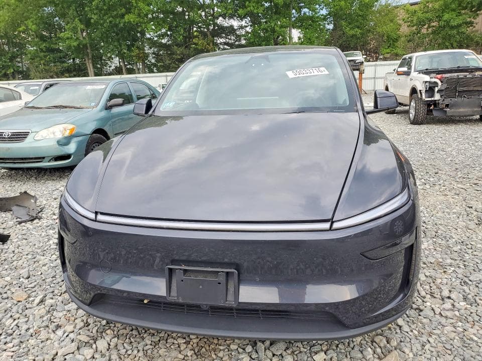 2026 TESLA MODEL Y 5