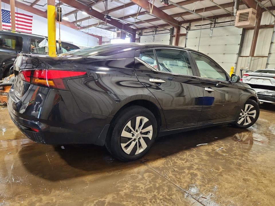 2023 NISSAN ALTIMA S 3
