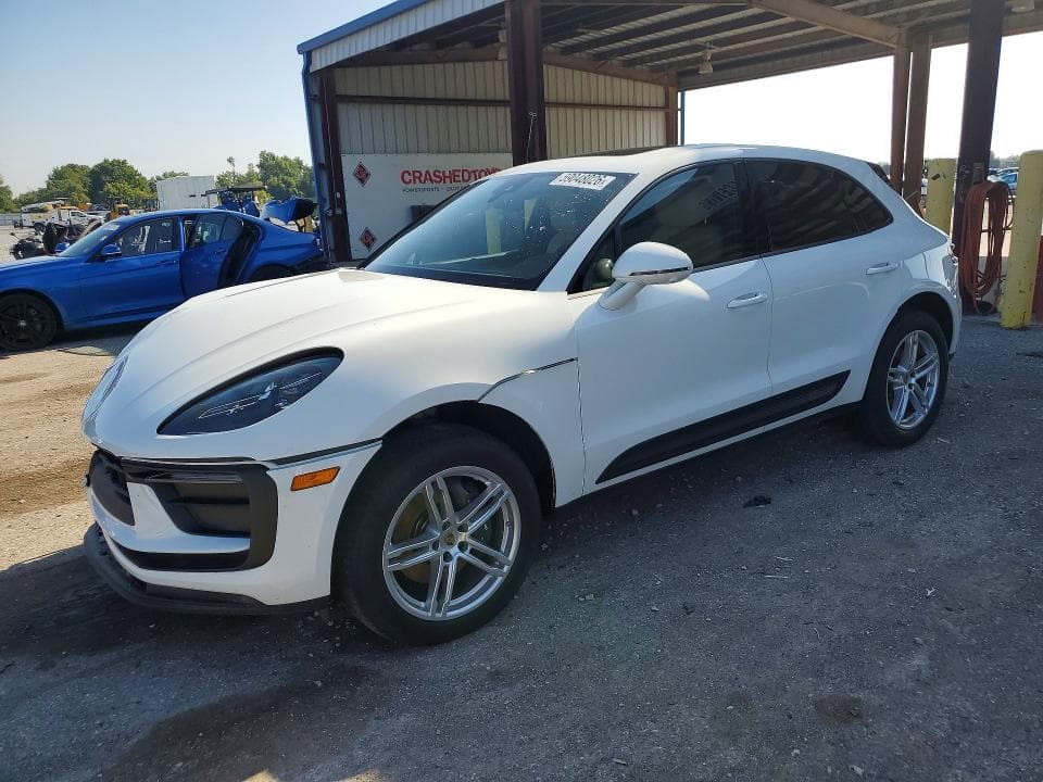 2024 PORSCHE MACAN BASE/T 2