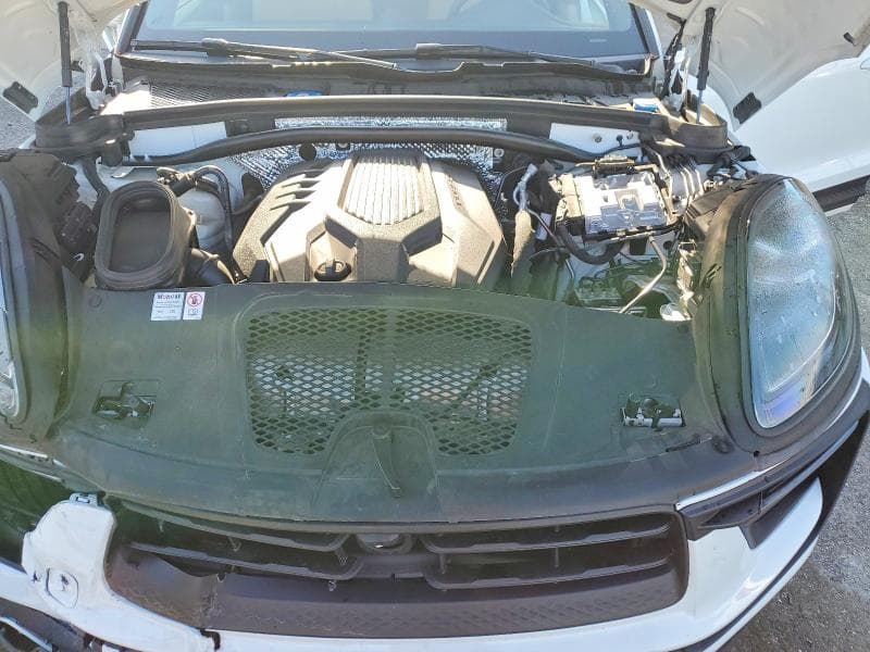 2024 PORSCHE MACAN BASE/T 13