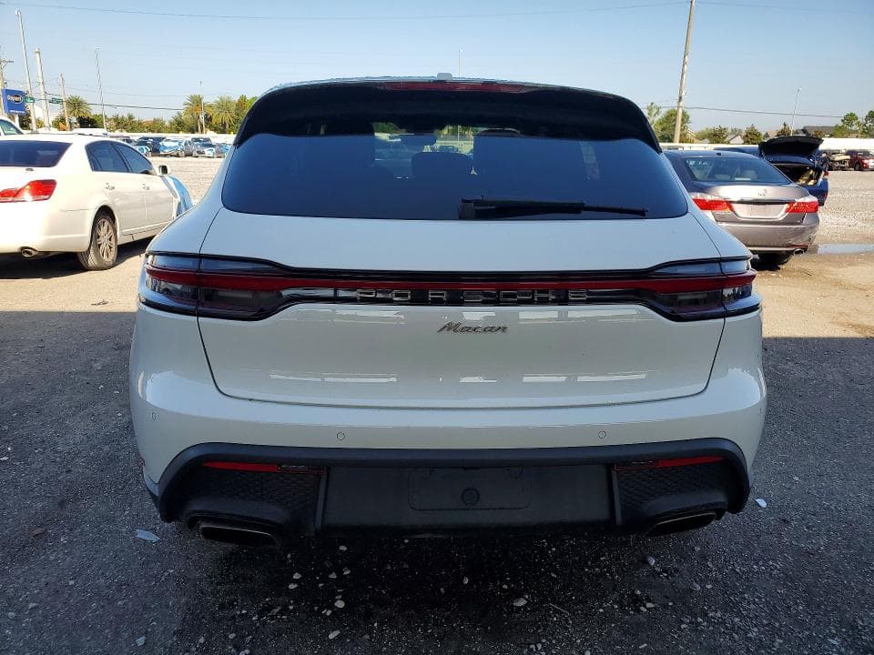 2024 PORSCHE MACAN BASE/T 7