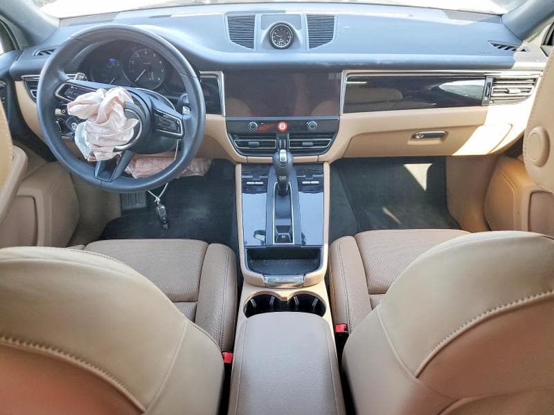 2024 PORSCHE MACAN BASE/T 9