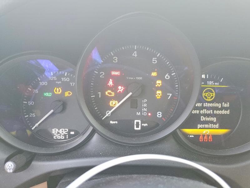 2024 PORSCHE MACAN BASE/T 10