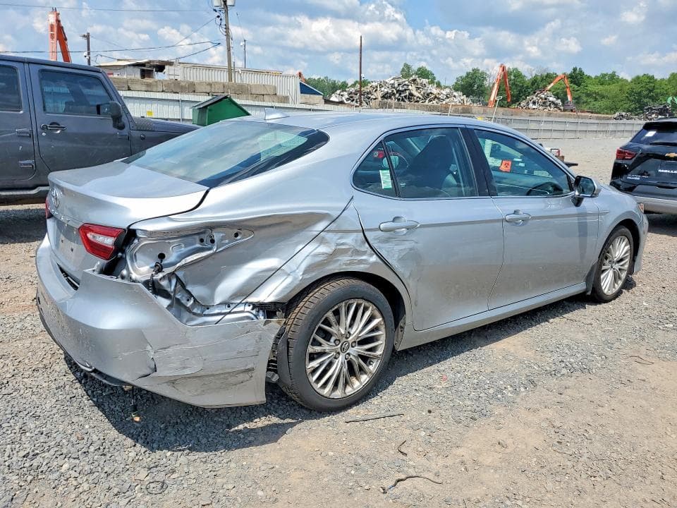 2018 TOYOTA CAMRY XLE XLE 3