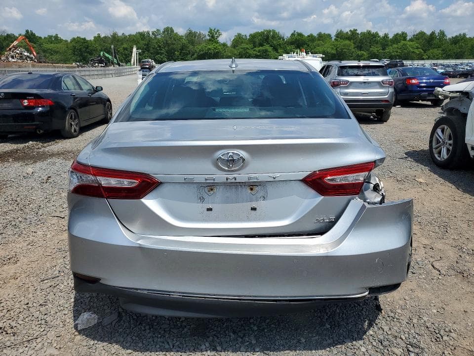 2018 TOYOTA CAMRY XLE XLE 6