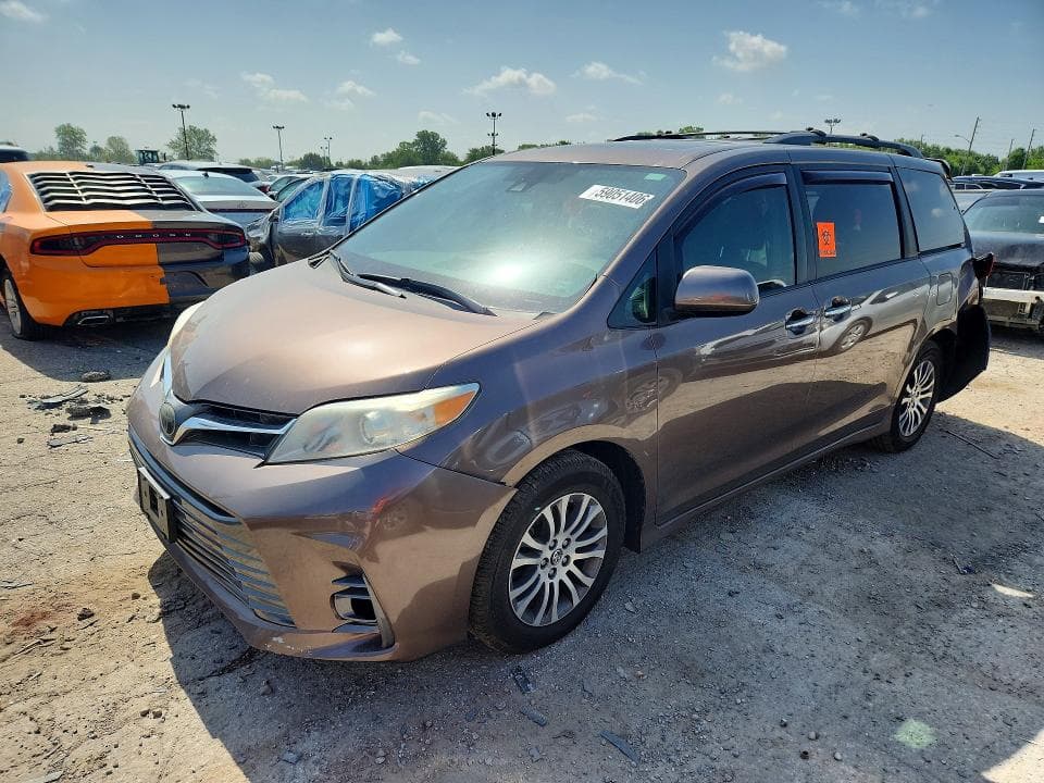 2018 TOYOTA SIENNA XLE 8-PASSENGER XLE 8-PASSENGER - 1