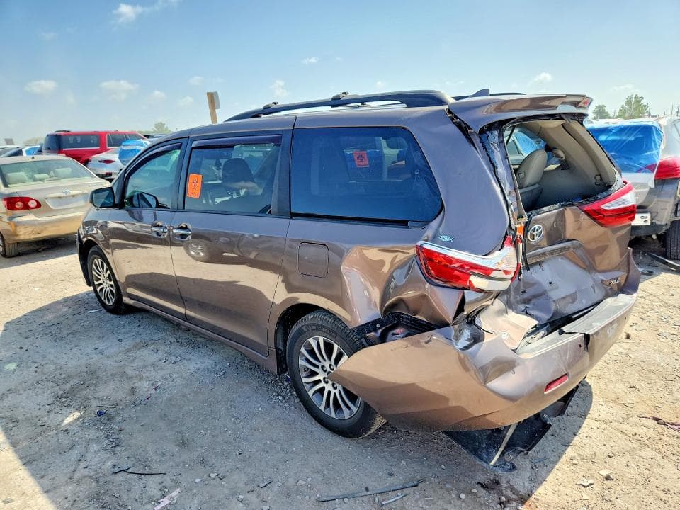 2018 TOYOTA SIENNA XLE 8-PASSENGER XLE 8-PASSENGER 2