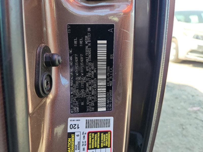 2018 TOYOTA SIENNA XLE 8-PASSENGER XLE 8-PASSENGER 13