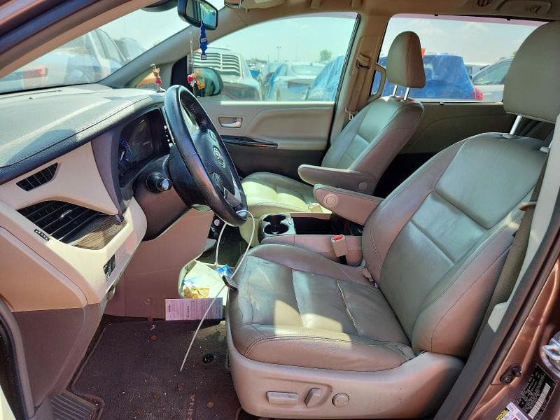 2018 TOYOTA SIENNA XLE 8-PASSENGER XLE 8-PASSENGER 7