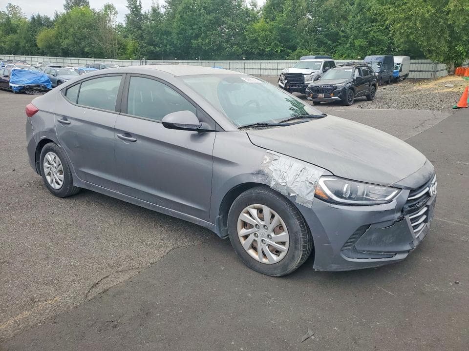 2018 HYUNDAI ELANTRA SE SE 4