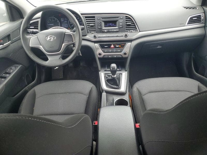 2018 HYUNDAI ELANTRA SE SE 8