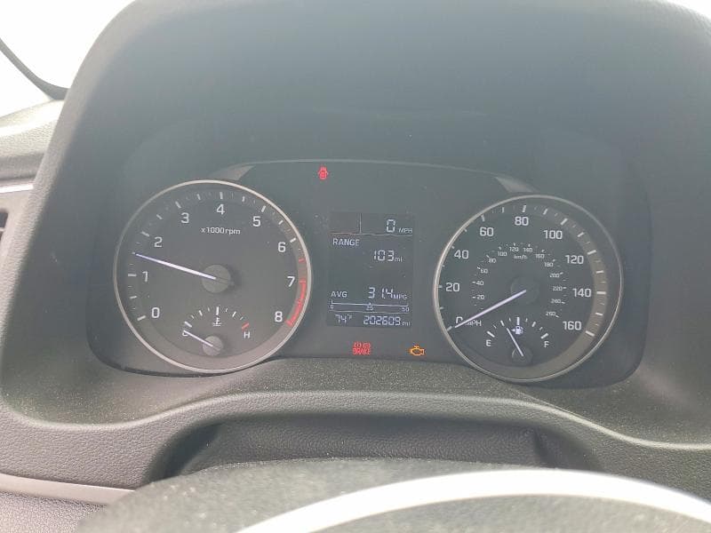 2018 HYUNDAI ELANTRA SE SE 9
