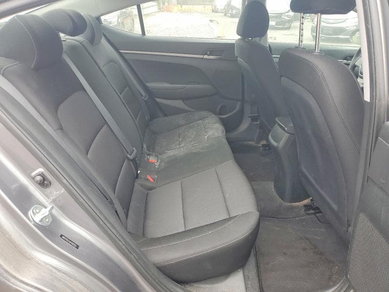2018 HYUNDAI ELANTRA SE SE 10