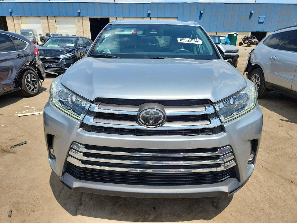 2019 TOYOTA HIGHLANDER LIMITED 5
