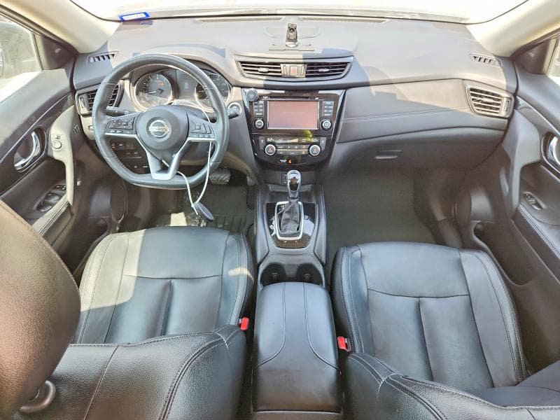 2017 NISSAN ROGUE SL 8