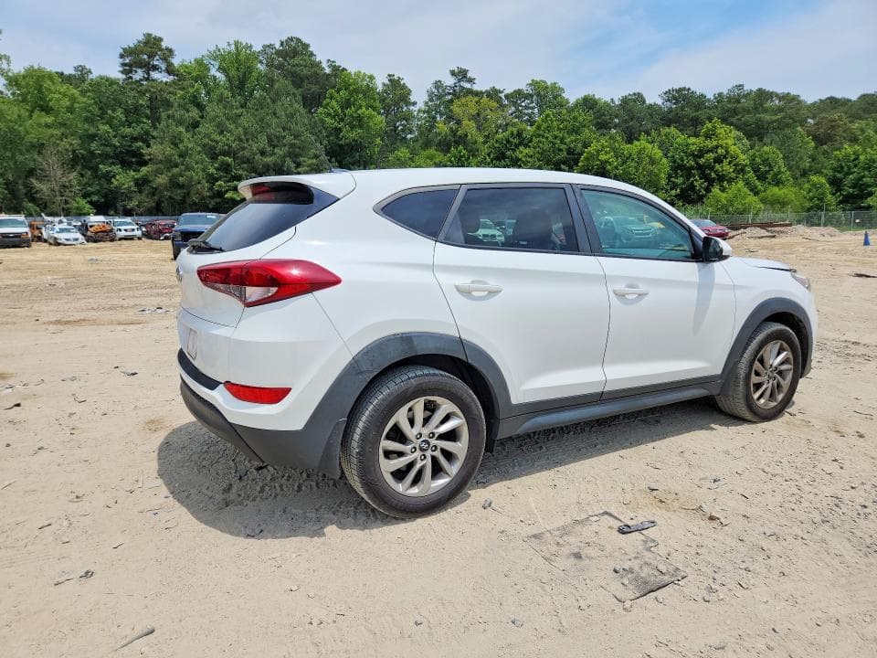 2017 HYUNDAI TUCSON SE 3