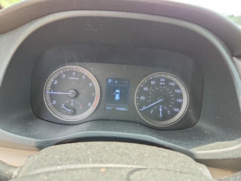 2017 HYUNDAI TUCSON SE 9