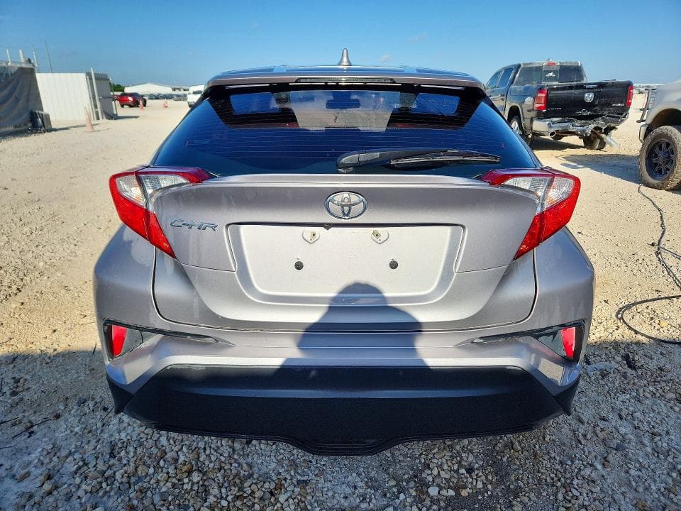 2019 TOYOTA C-HR XLE XLE 6