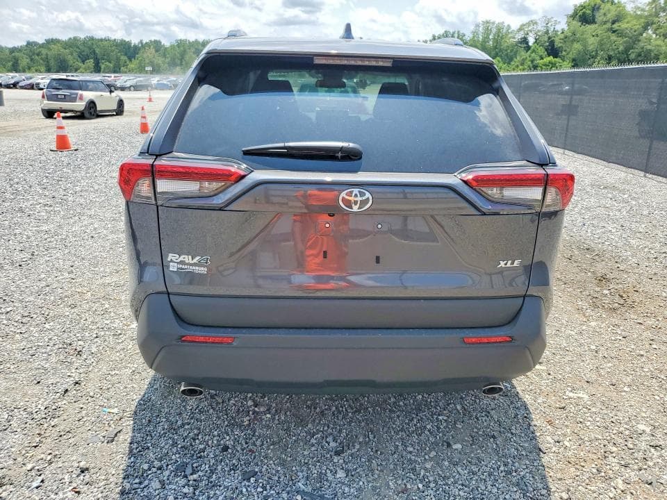 2025 TOYOTA RAV4 XLE 6