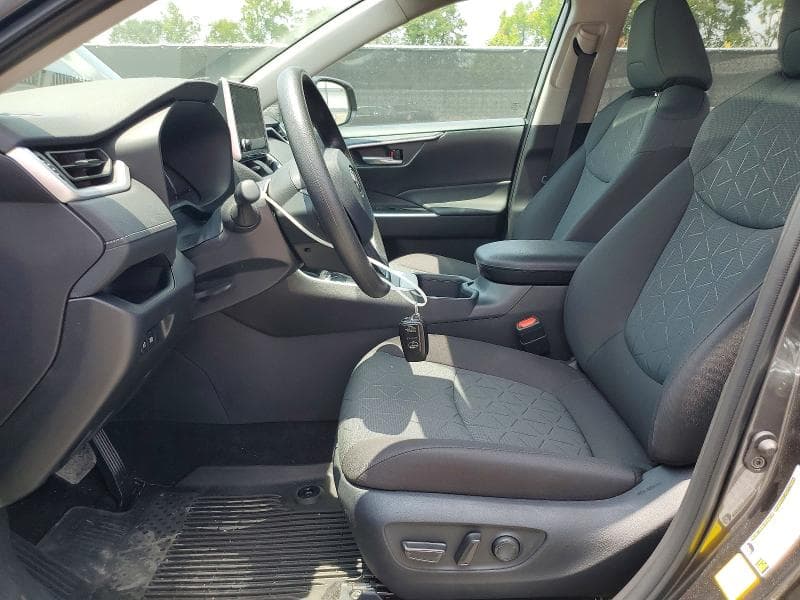 2025 TOYOTA RAV4 XLE 7
