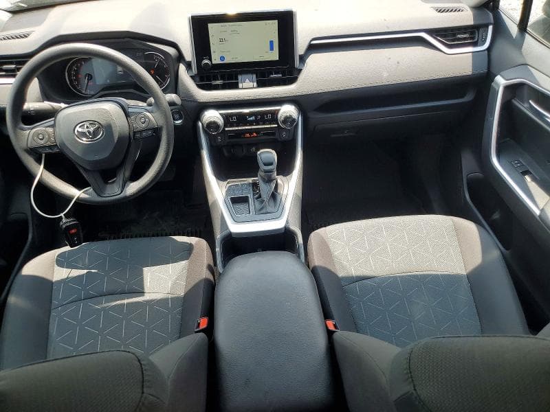 2025 TOYOTA RAV4 XLE 8