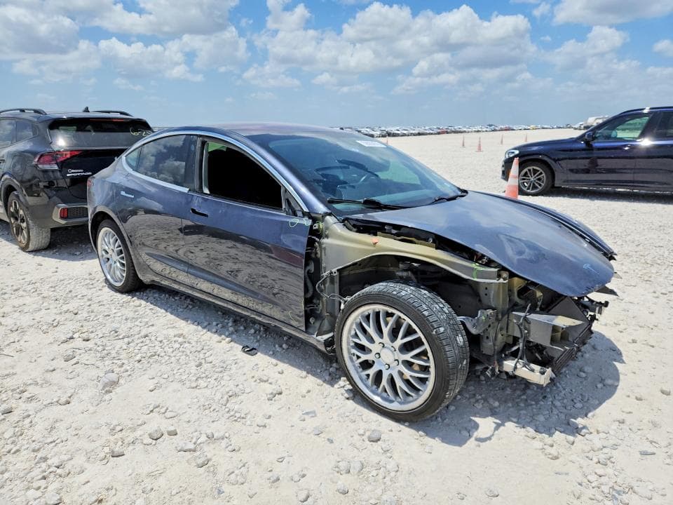 2019 TESLA MODEL 3 4