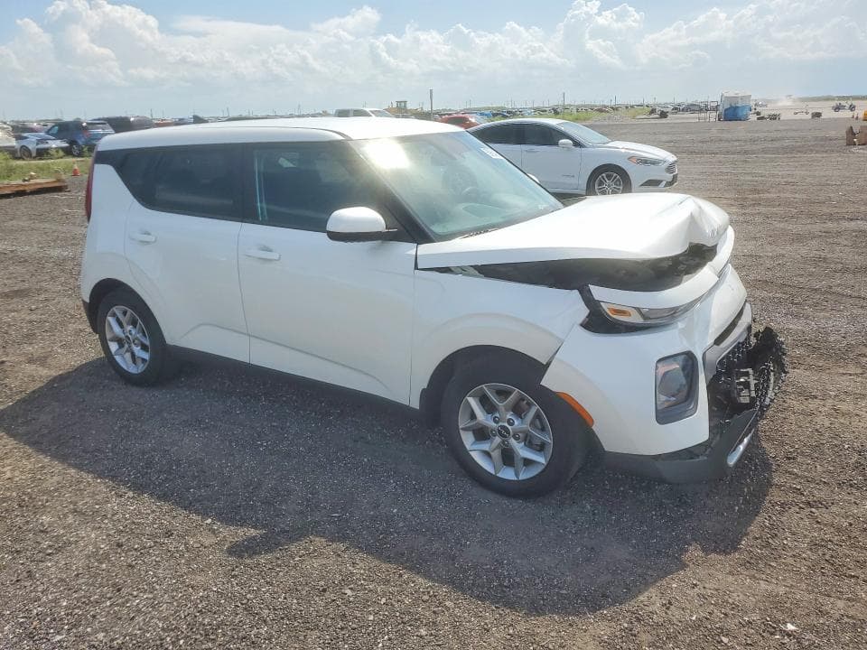 2022 KIA SOUL LX 4