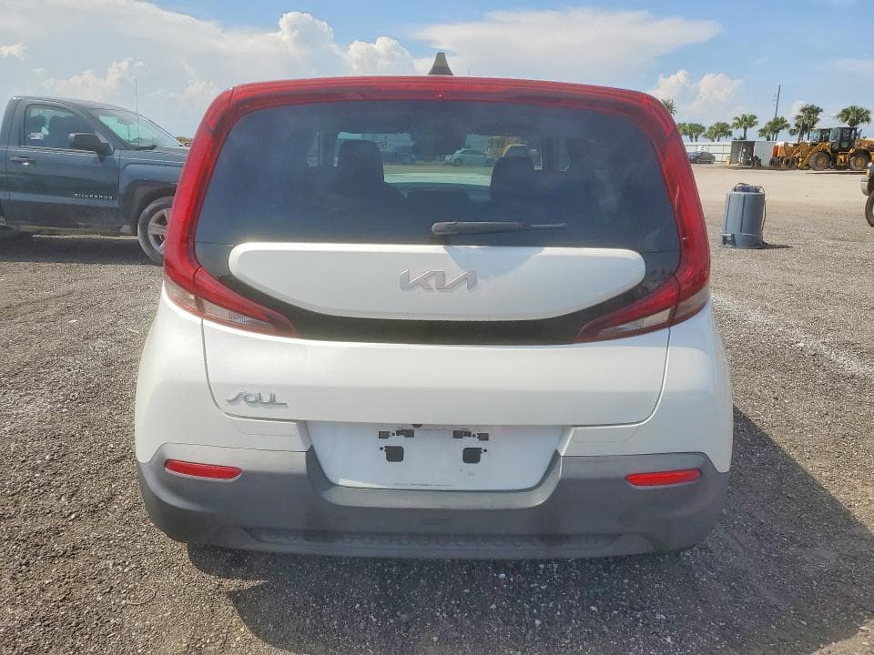 2022 KIA SOUL LX 6
