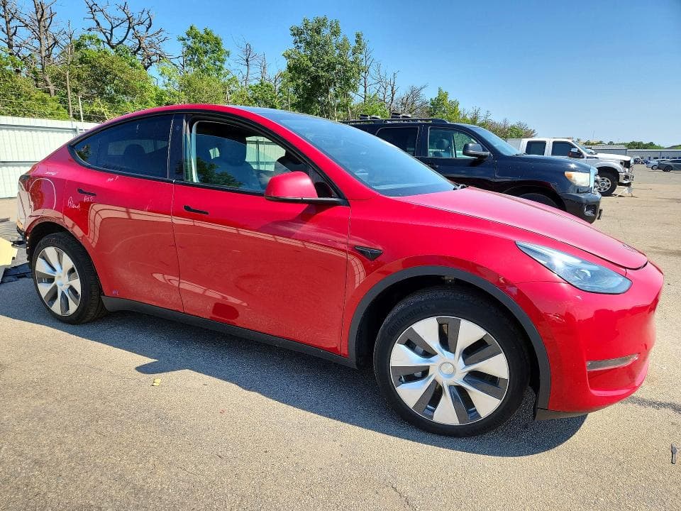 2023 TESLA MODEL Y 4
