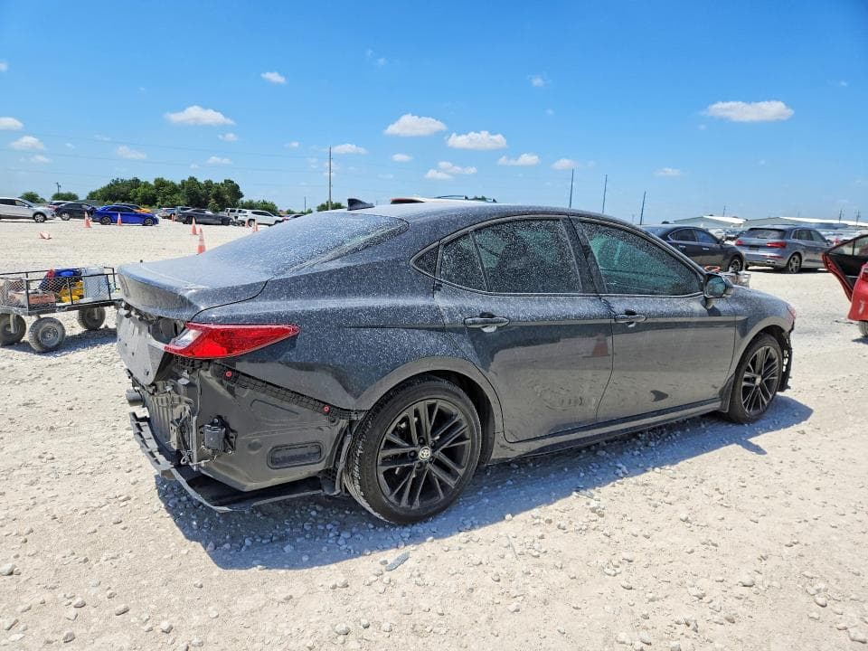 2026 TOYOTA CAMRY SE 3