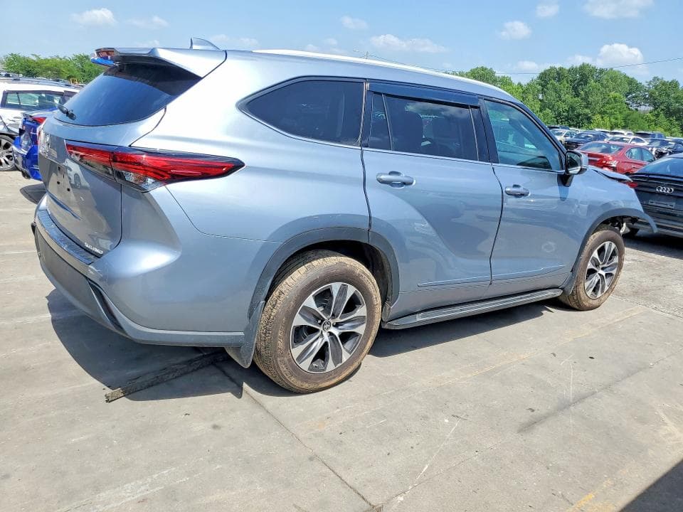 2022 TOYOTA HIGHLANDER XLE XLE 3