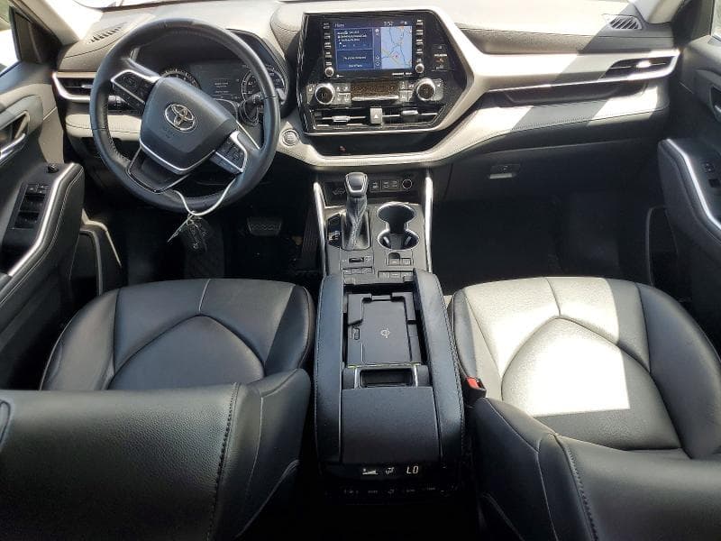 2022 TOYOTA HIGHLANDER XLE XLE 8