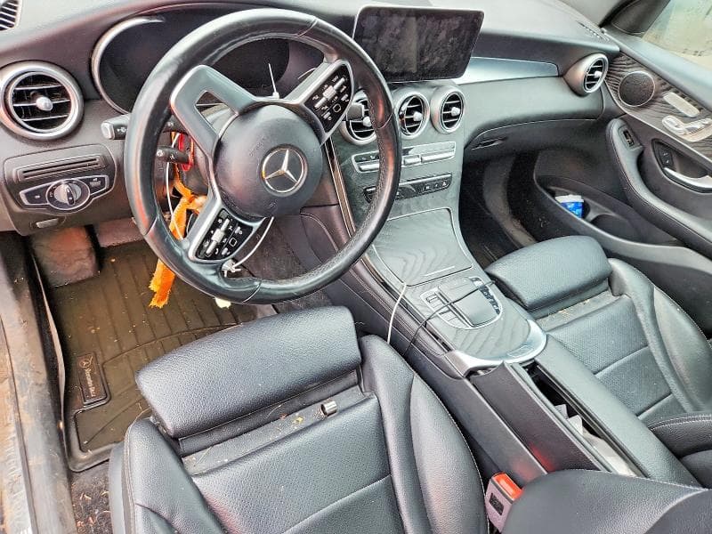 2020 MERCEDES-BENZ GLC 300 4MATIC 8