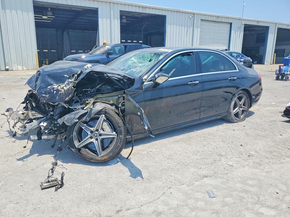 2017 MERCEDES-BENZ E 300 4MATIC 1