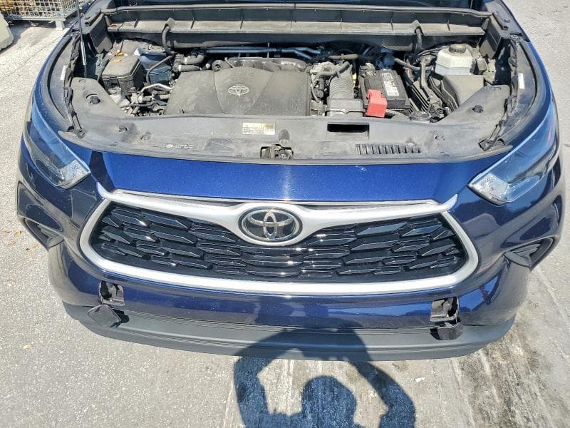 2022 TOYOTA HIGHLANDER L L 12