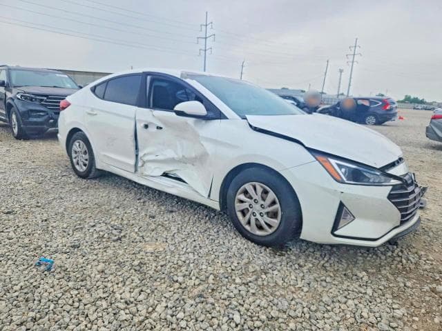 2019 HYUNDAI ELANTRA SE 4