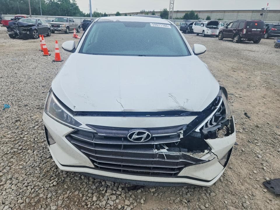 2019 HYUNDAI ELANTRA SE 5