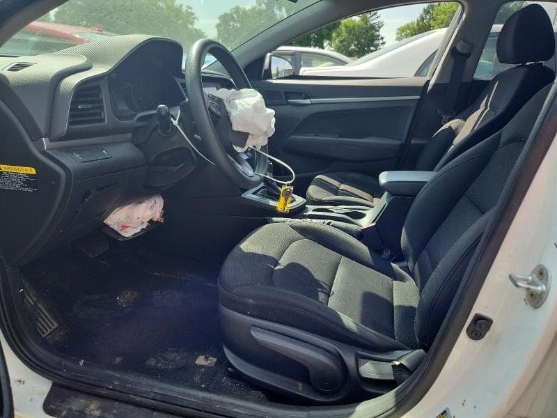 2019 HYUNDAI ELANTRA SE 7
