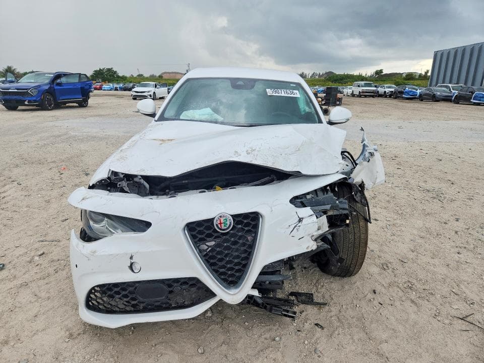 2017 ALFA ROMEO GIULIA 6