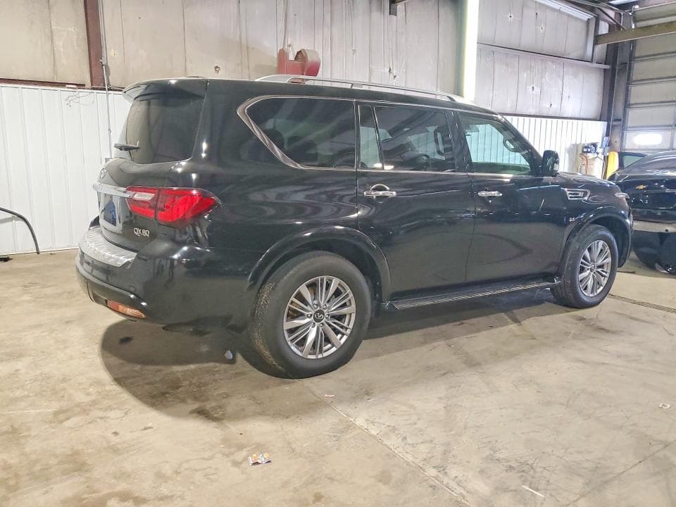 2019 INFINITI QX80 LUXE 3