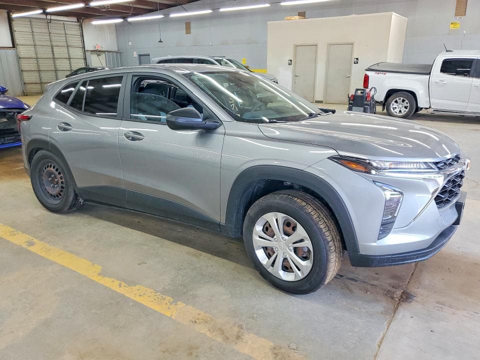 2024 CHEVROLET TRAX LS 4