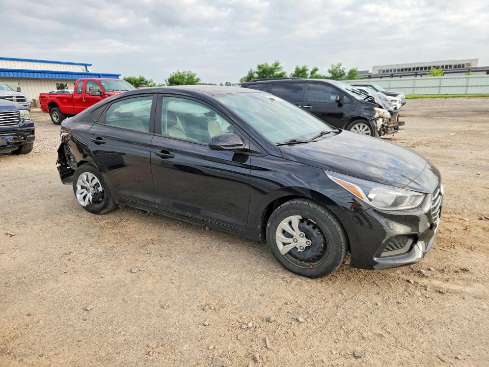 2022 HYUNDAI ACCENT SE 4