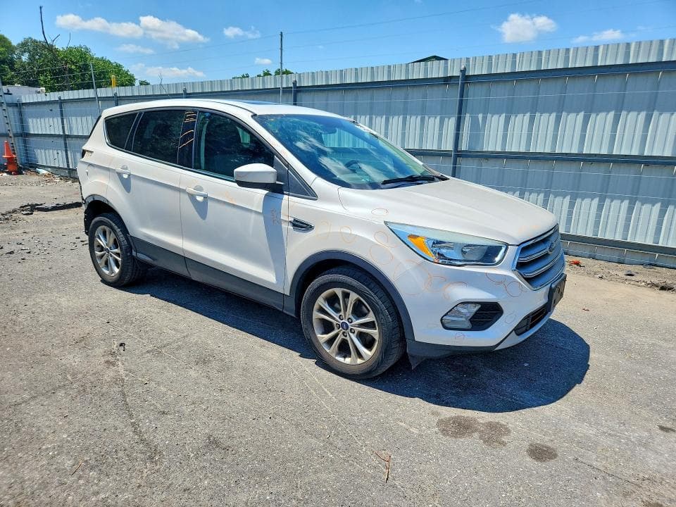 2017 FORD ESCAPE SE 4