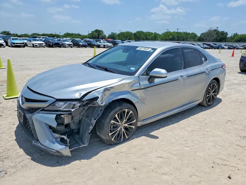 2020 TOYOTA CAMRY SE - 1